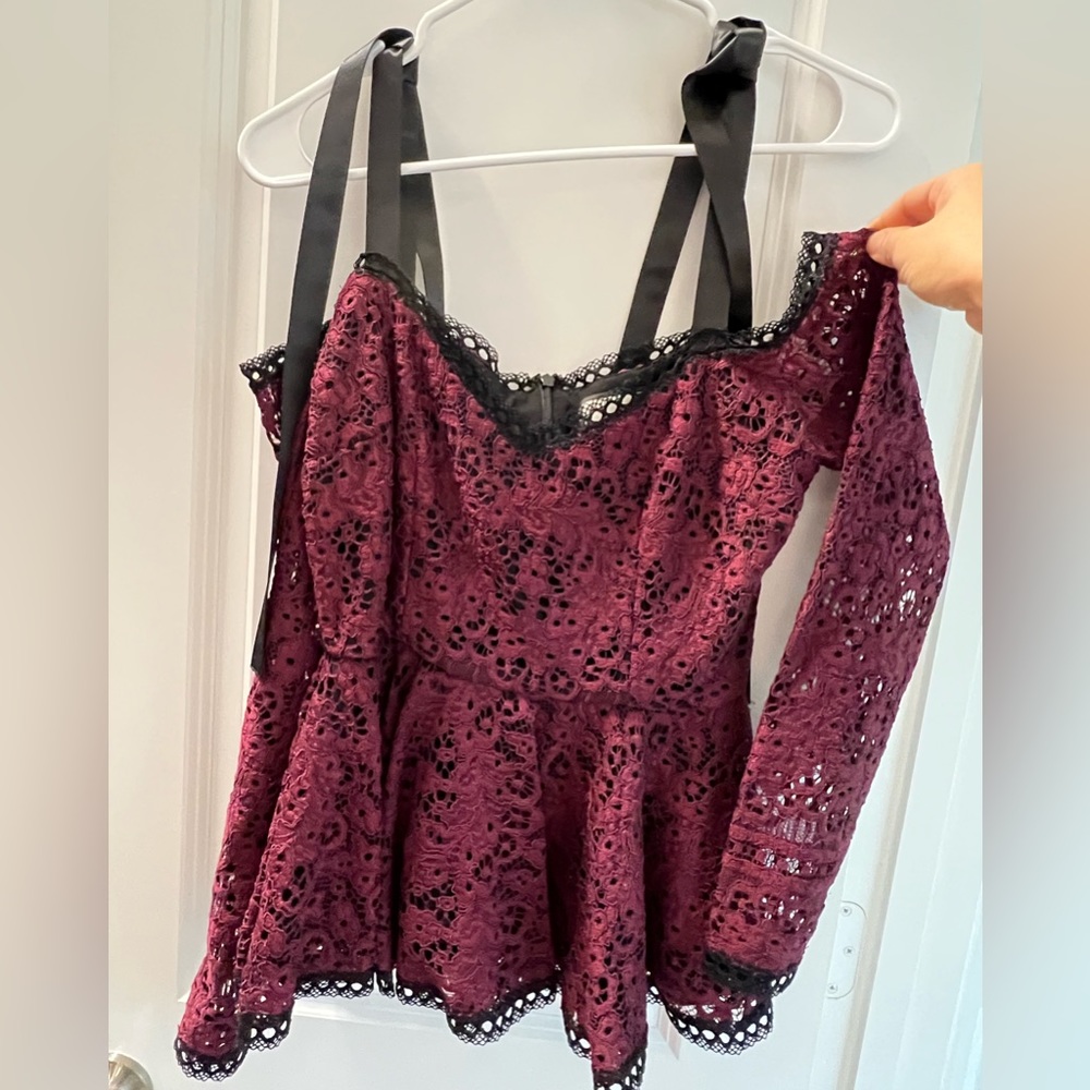 Alexis lace top, size S, perfect condition used once.